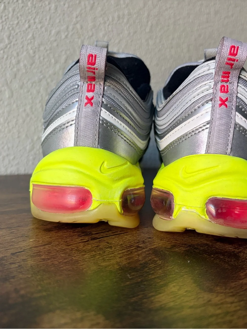 Nike Big Kids 7Y / Men’s 7 / Women’s 8.5 Air Max 97 RFT GS Silver Volt Red